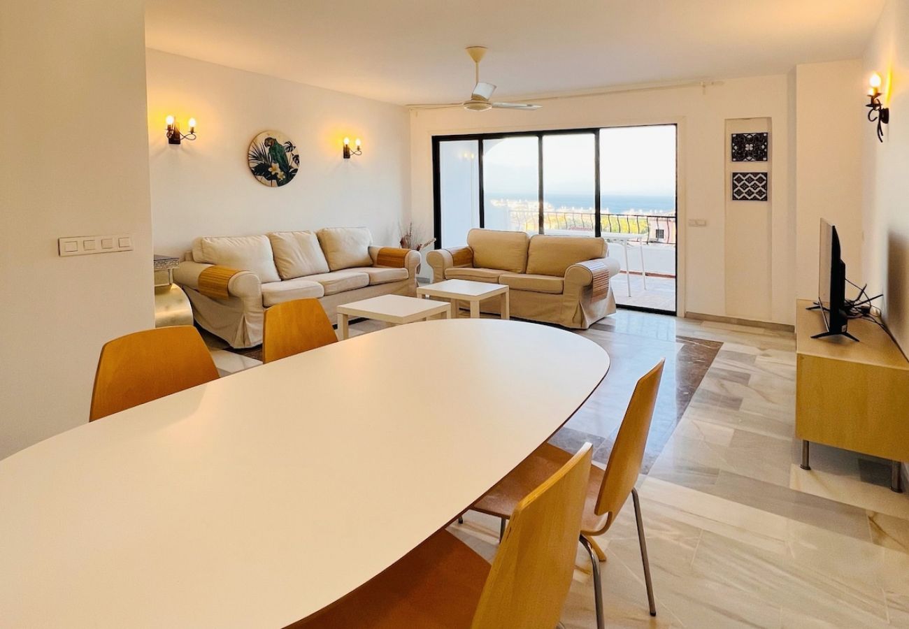 Apartamento en Mijas Costa - Calahonda Sea Views with Pool and Private Parking