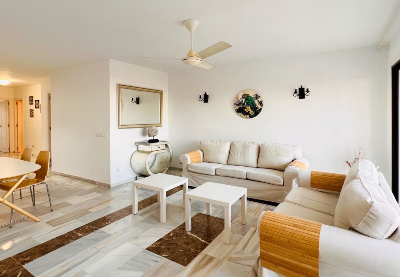 Apartamento en Mijas Costa - Calahonda Sea Views with Pool and Private Parking