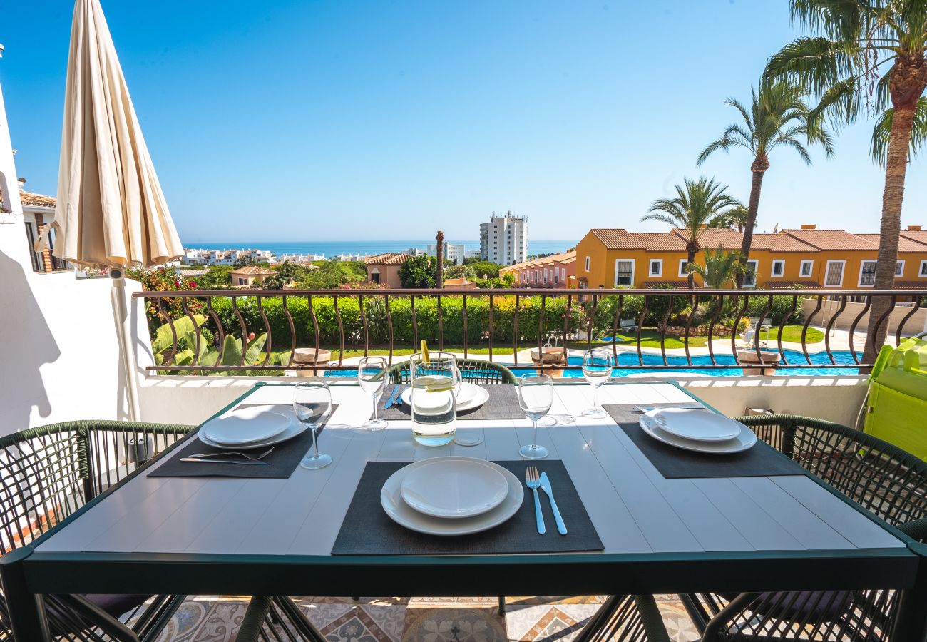 Apartamento en Mijas Costa - Calahonda Sea Views with Pool and Private Parking