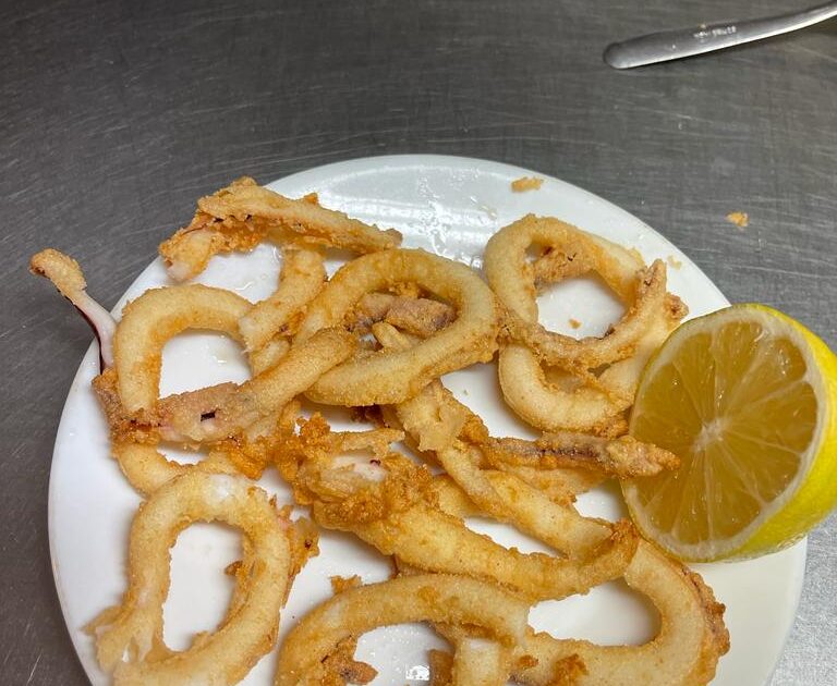 Frittierte Calamari im Bar Francisco