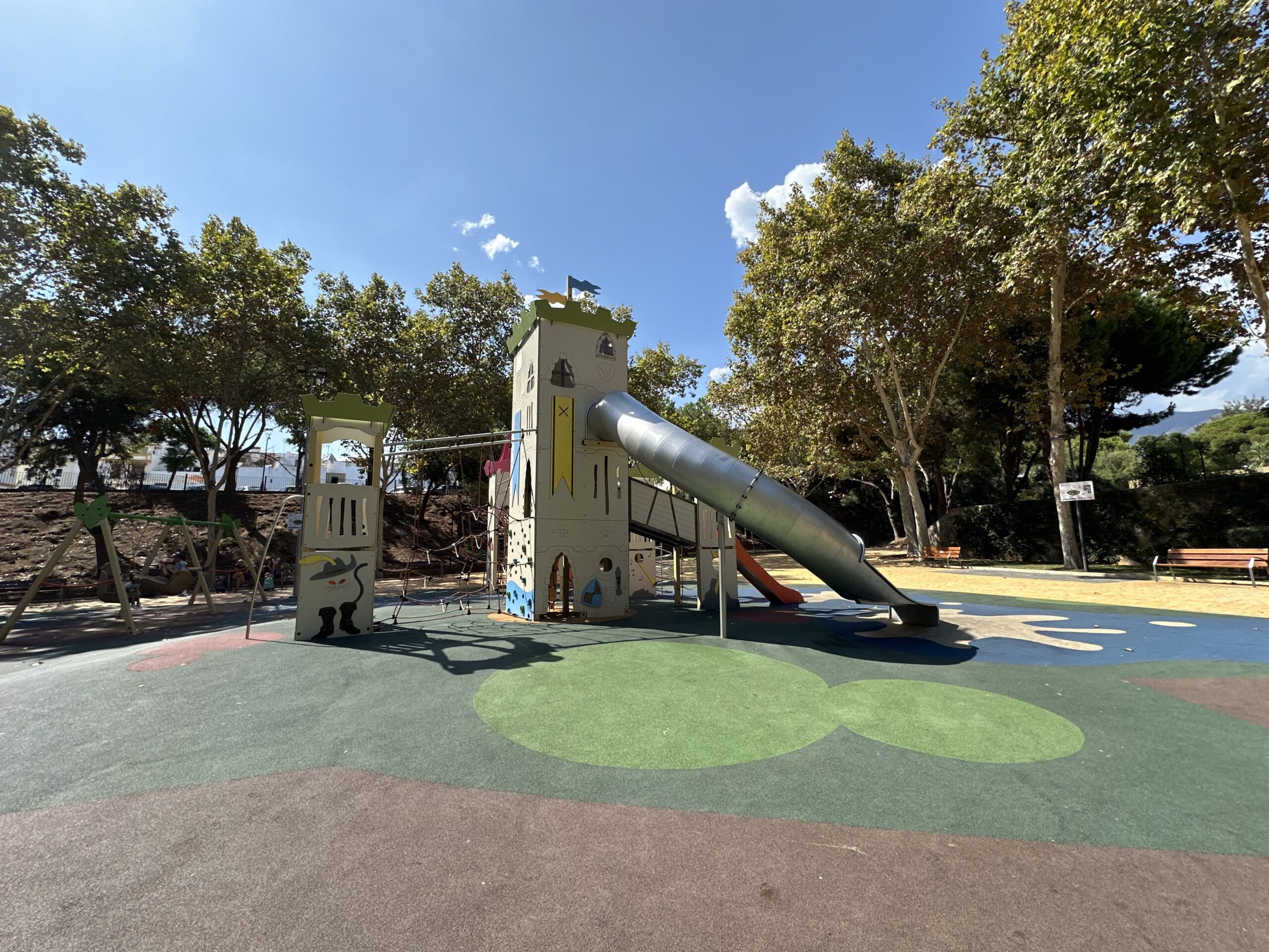 Parque infantil de la represa, outdoor play area for kids