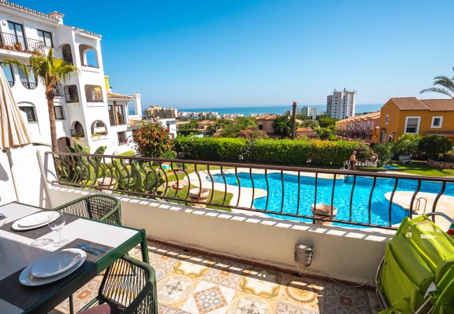 Ferienwohnung in Mijas Costa - Calahonda Sea Views with Pool and Private Parking Ferienwohnung in Mijas Costa - Calahonda Sea Views with Pool and Private Parking